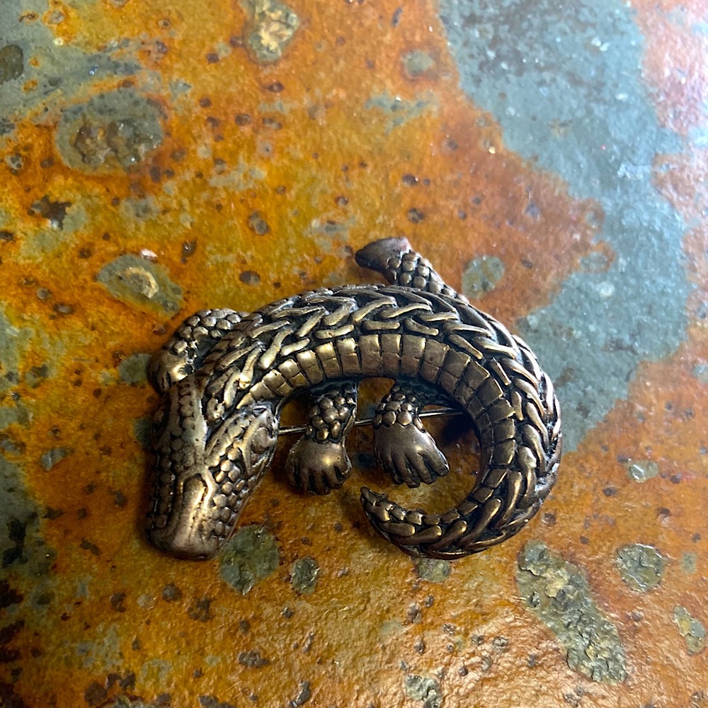 Alligator/crocodile pin 🐊✨